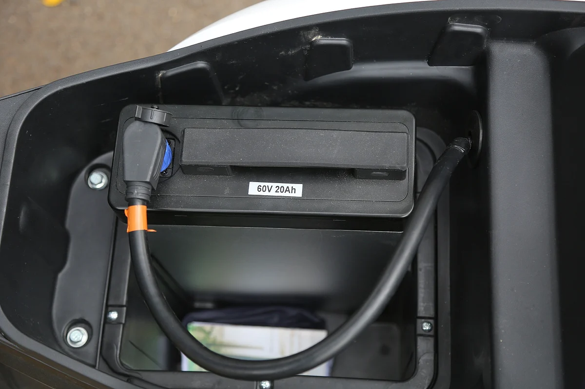 Large battery leaves very little space for actual storage