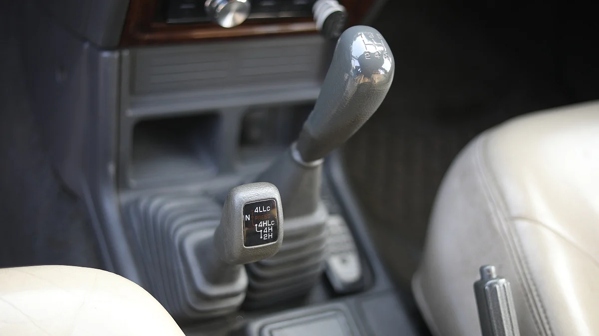The super cool chunky and separate gear levers
