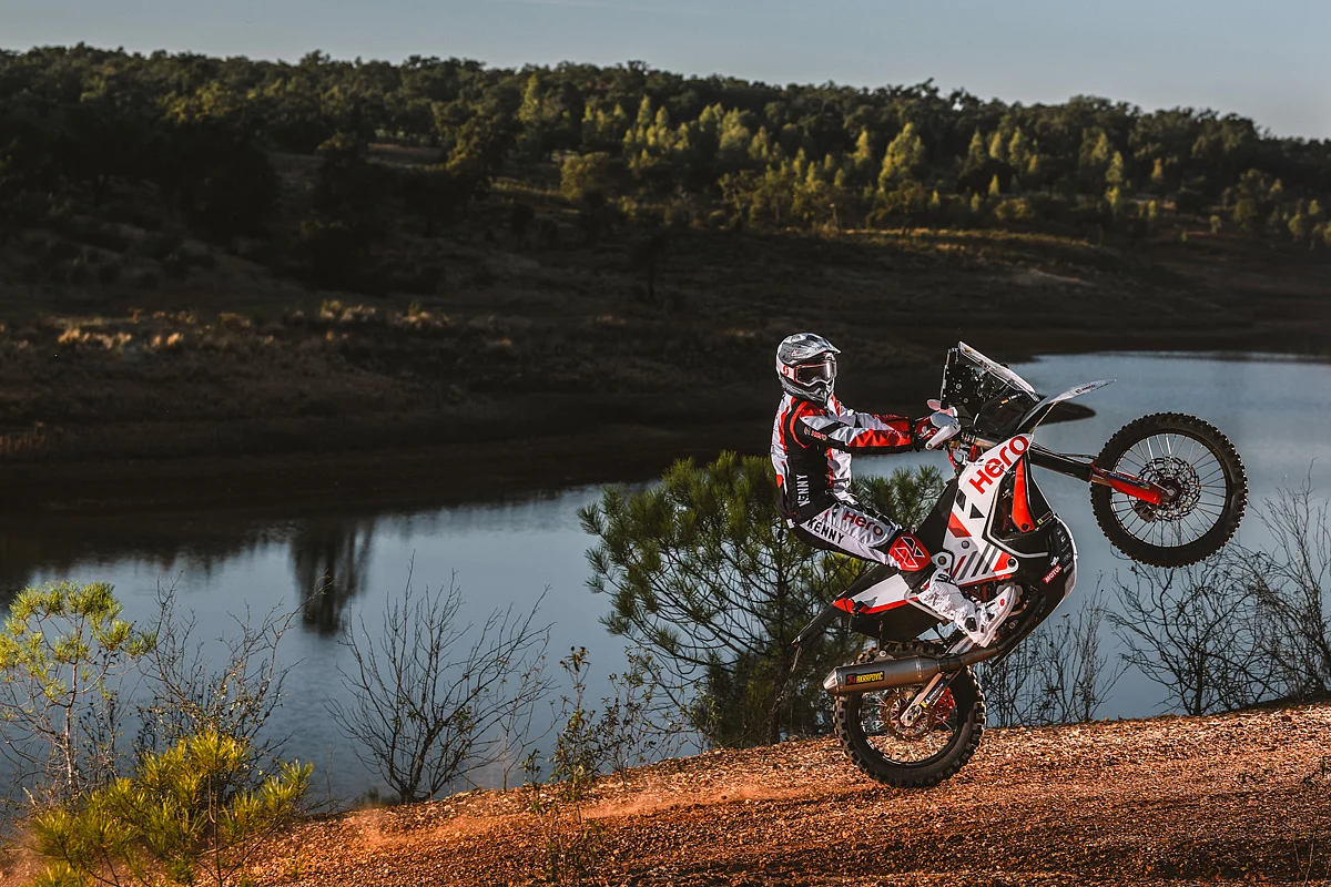 It seems like Dakar riders love posing
