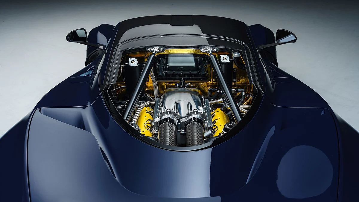 The carbonfibre tub is manufactured from Delta Motorsport