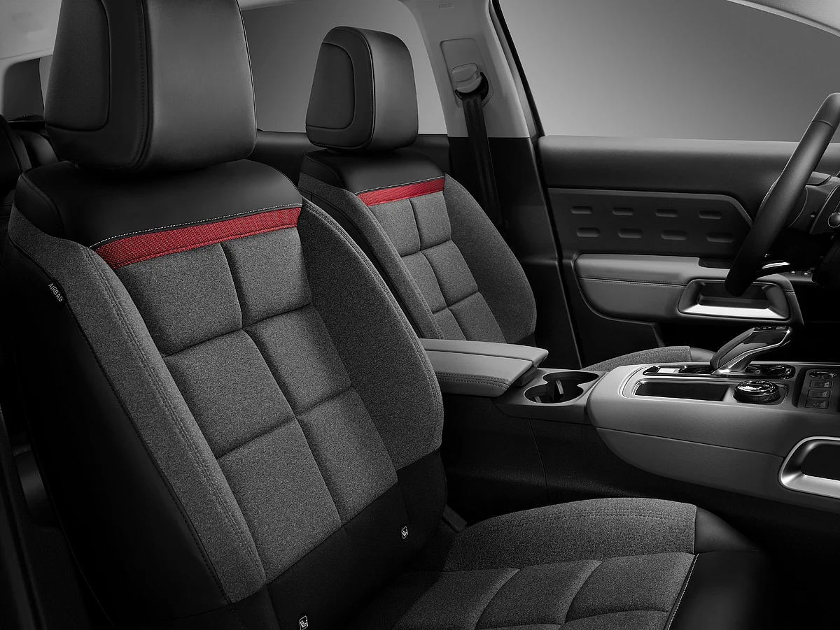 We're hoping the luxurious interiors of the European C5 make it here