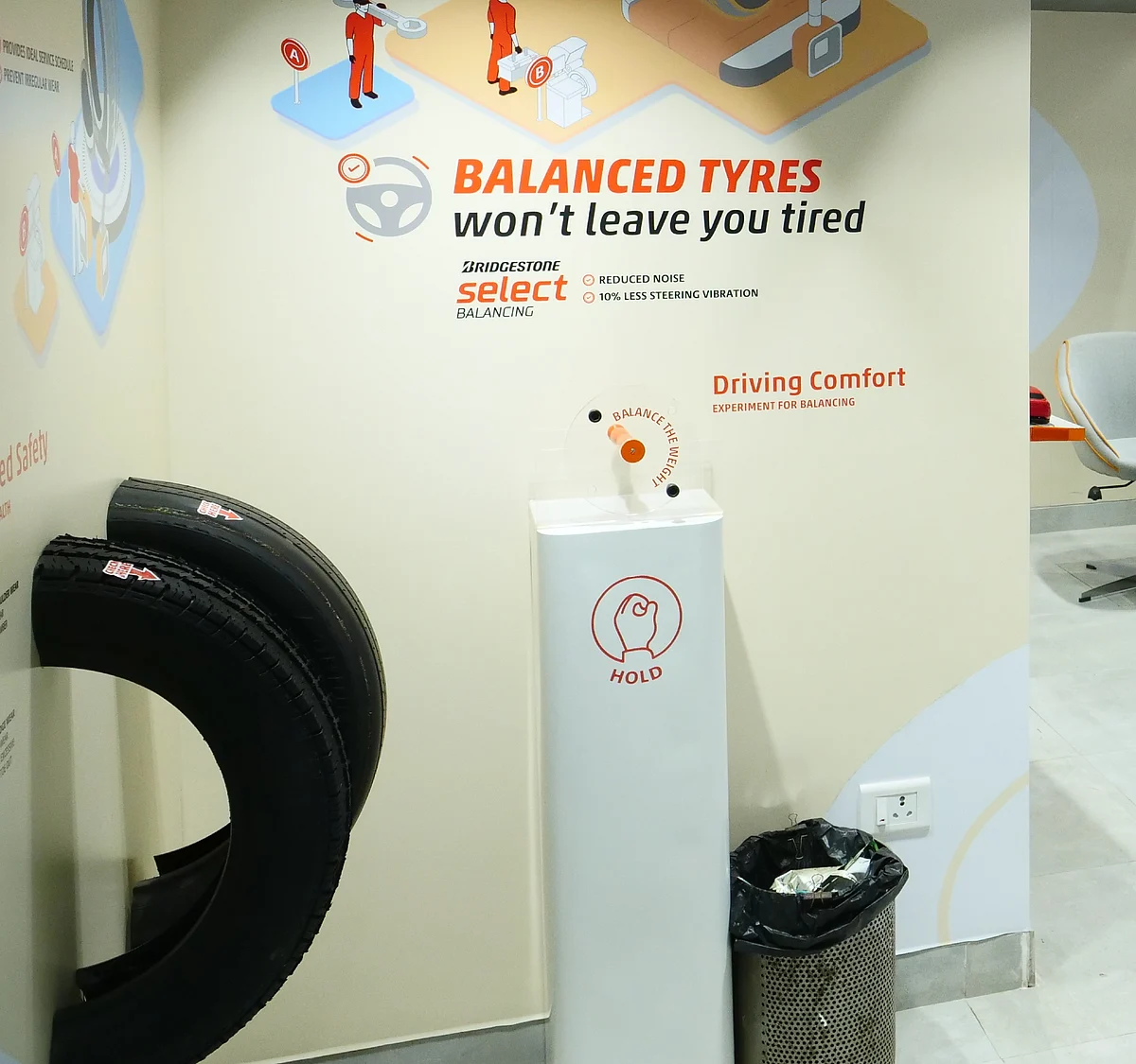 The demostration samples like the worn-out tyres (left), and model gyroscope (middle) give customers a first-hand example of the various tyre-related problems