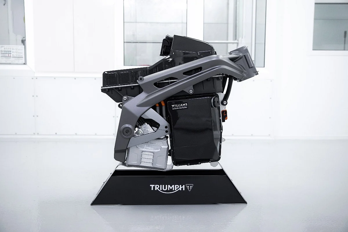 TE-1 chassis with the battery pack and motor