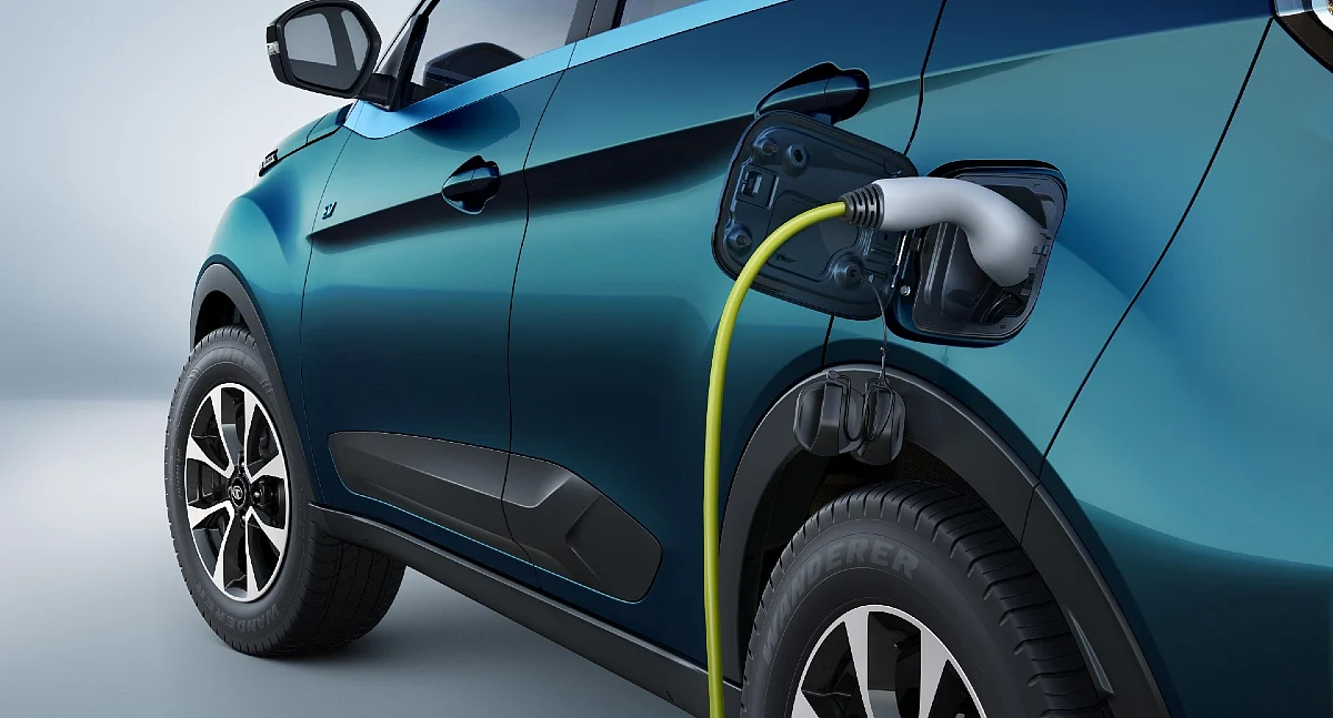 0-80% charge in just 60 minutes using a fast charger, while the EV can also be plugged-in at homes using 15A sockets
