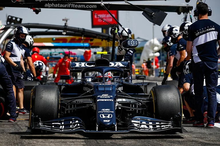 Gasly would start his home race from P6 while his teammate would start dead last