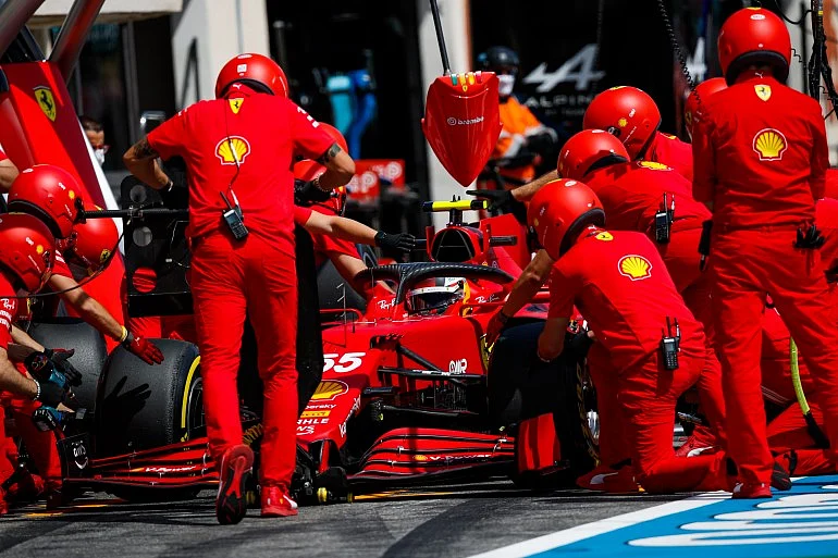 Most of the teams opted for the medium compound tyres in Q2