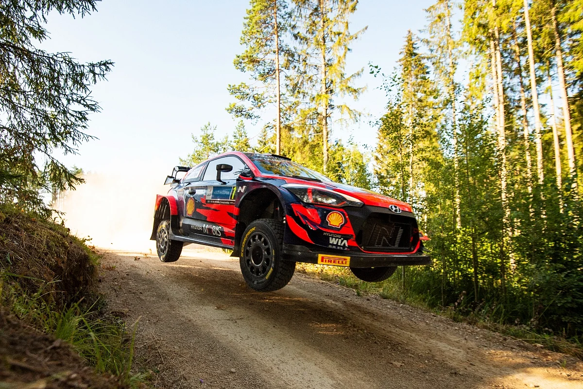 Thierry Neuville could have closed in on Breen if not for the 10 second time penalty