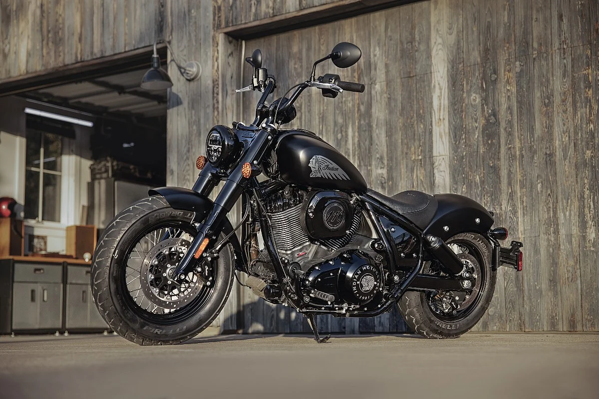 The Bobber Dark Horse sports 16-inch Blackn Wire wheels on both ends
