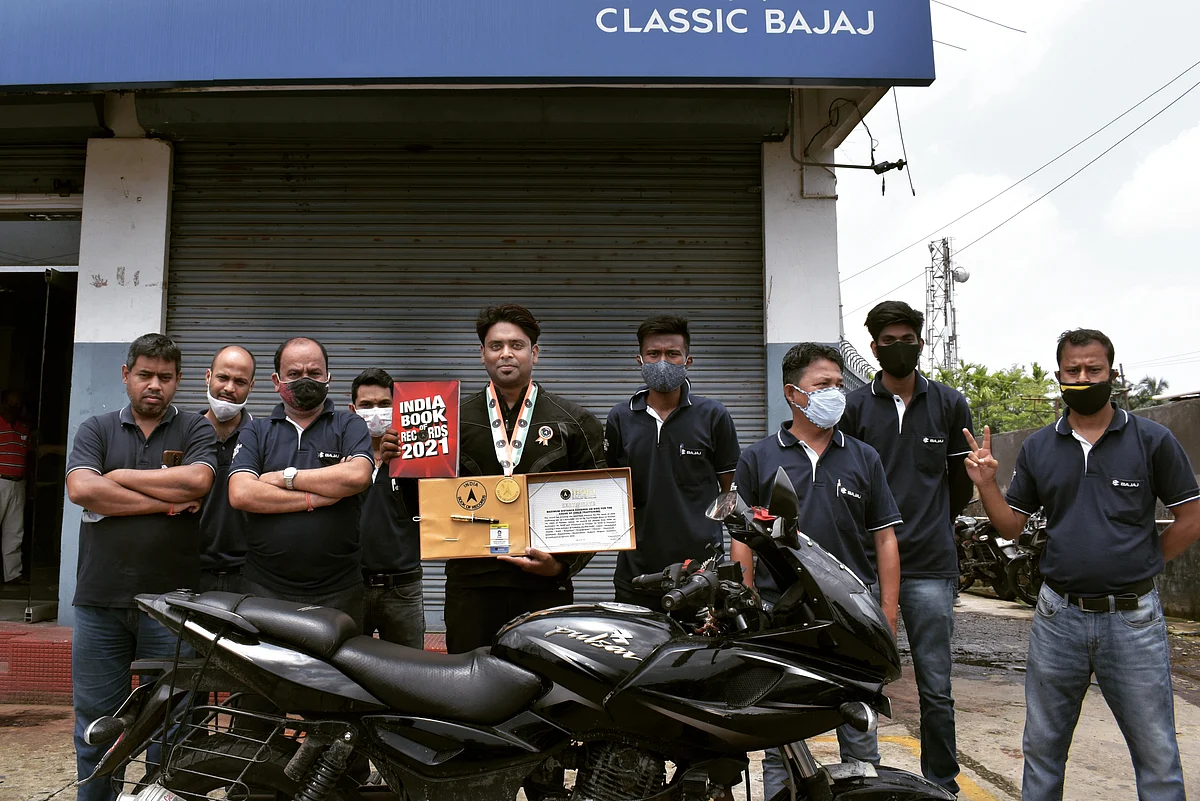 His companion for the journey was the Bajaj Pulsar 220 which served well to its tagline "The fastest Indian"