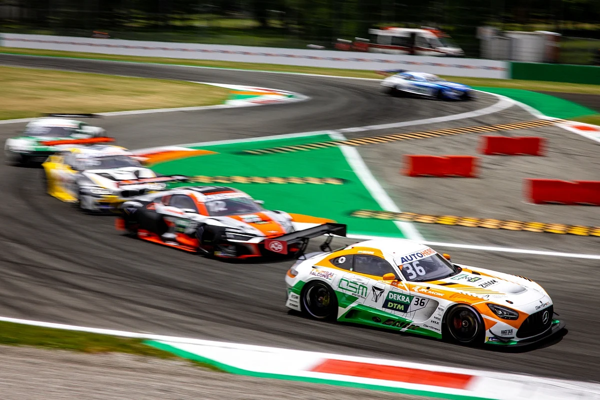 Tyre issues came back to bite him in the latter stages of the race and Maini had to nurse the car to the checkered line finishing P10.