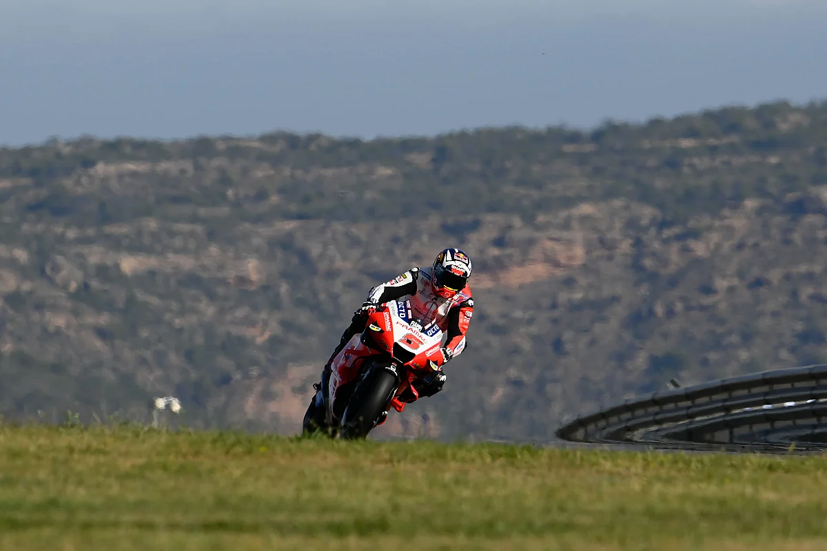 Zarco's bet on the Medium front tryre didn't pay off and he finished P17