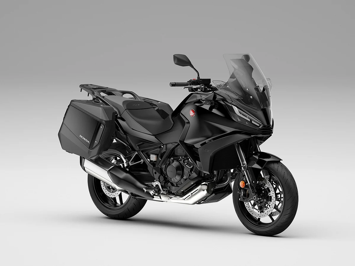 The combined luggage capacity is 65-liters with 32-litres of storage on the right and 33-litres on the left