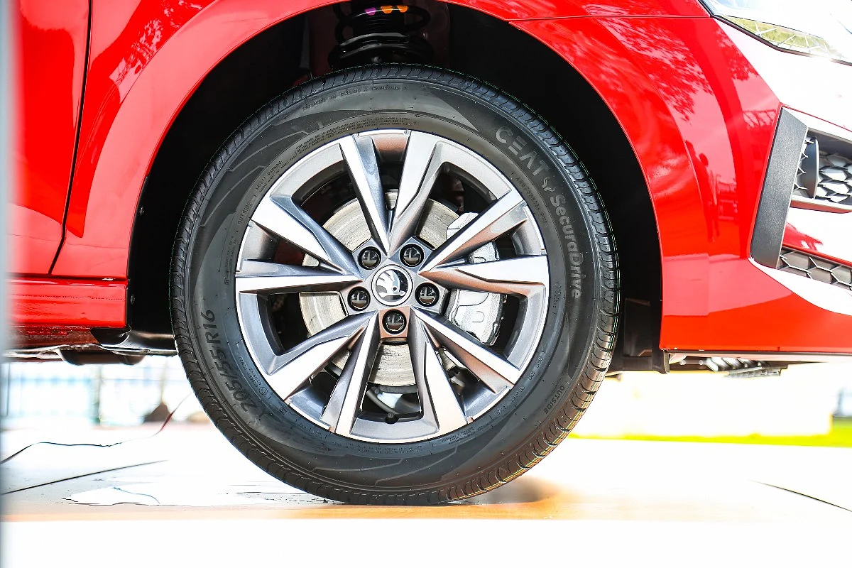 16-inch alloy wheels offered on the Skoda Slavia