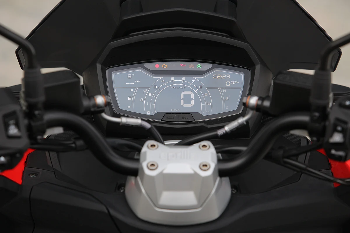 It has a fully digital LCD display