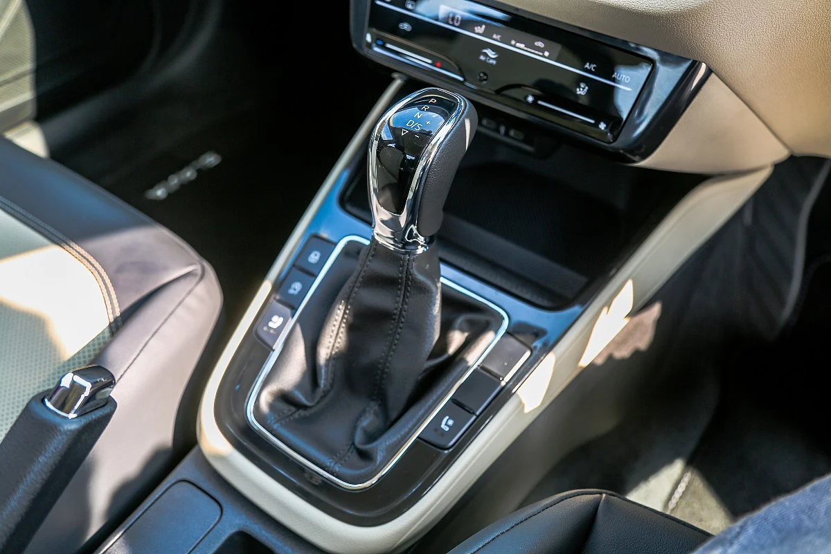 Automatic transmission options include a six-speed torque converter and a 7-speed DSG