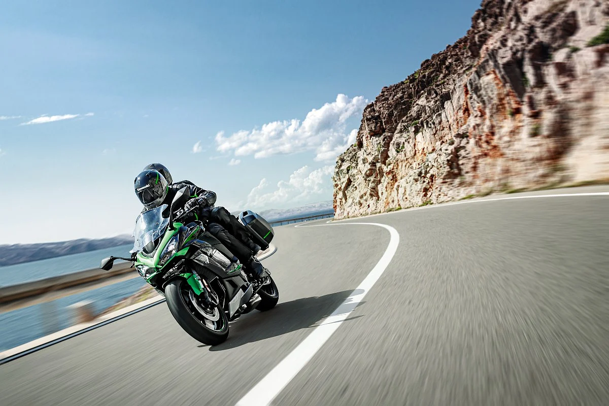 Since the Ninja 1000SX is based on the Ninja ZX-10R, it handles really well and can also provide cornering thrills