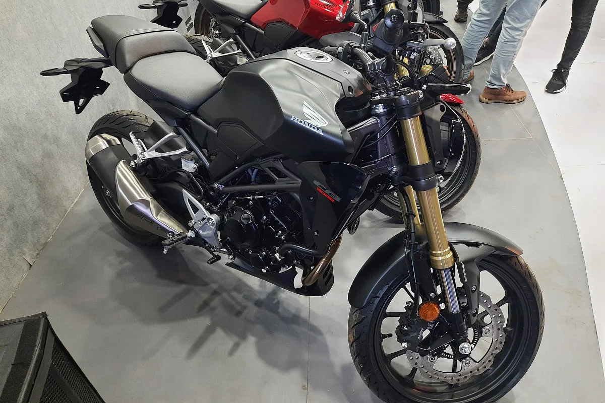 The CB300R has many neo-retro design cues