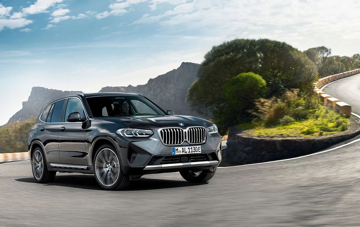 It is more inclined towards a sporty orientation with the redesigned BMW kidney grille, flatter headlights and the new front apron