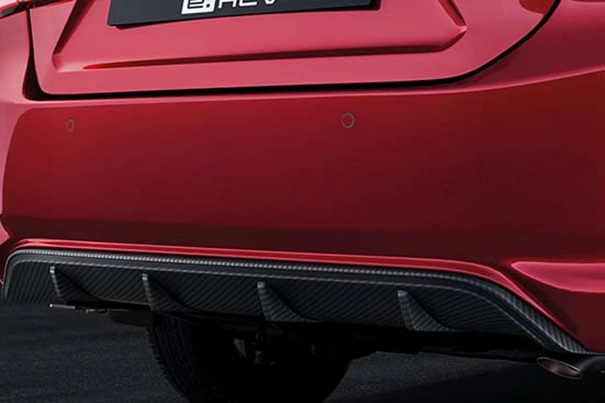 ...as well as the rear diffuser