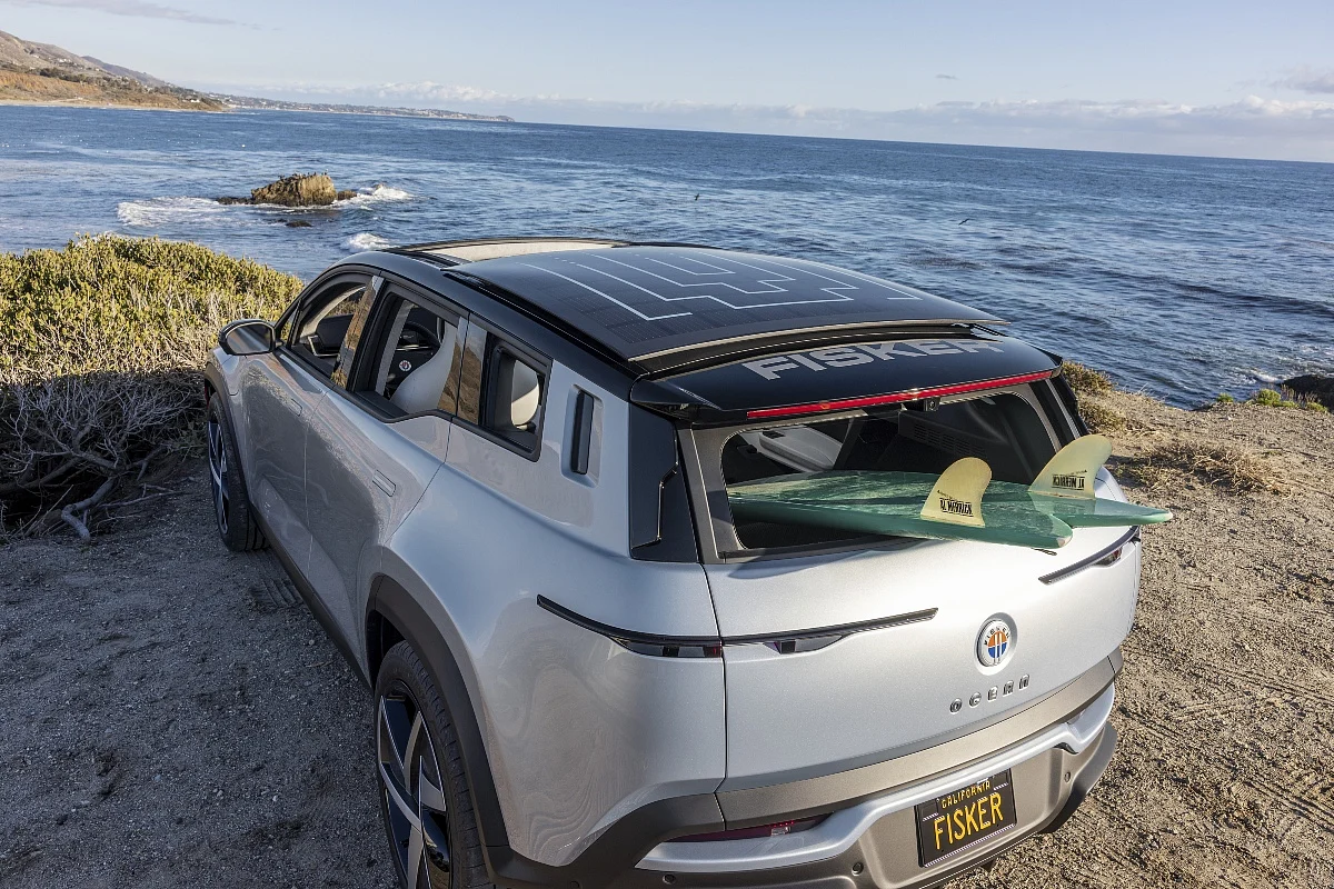 All the windows of the car open in 'California Mode'