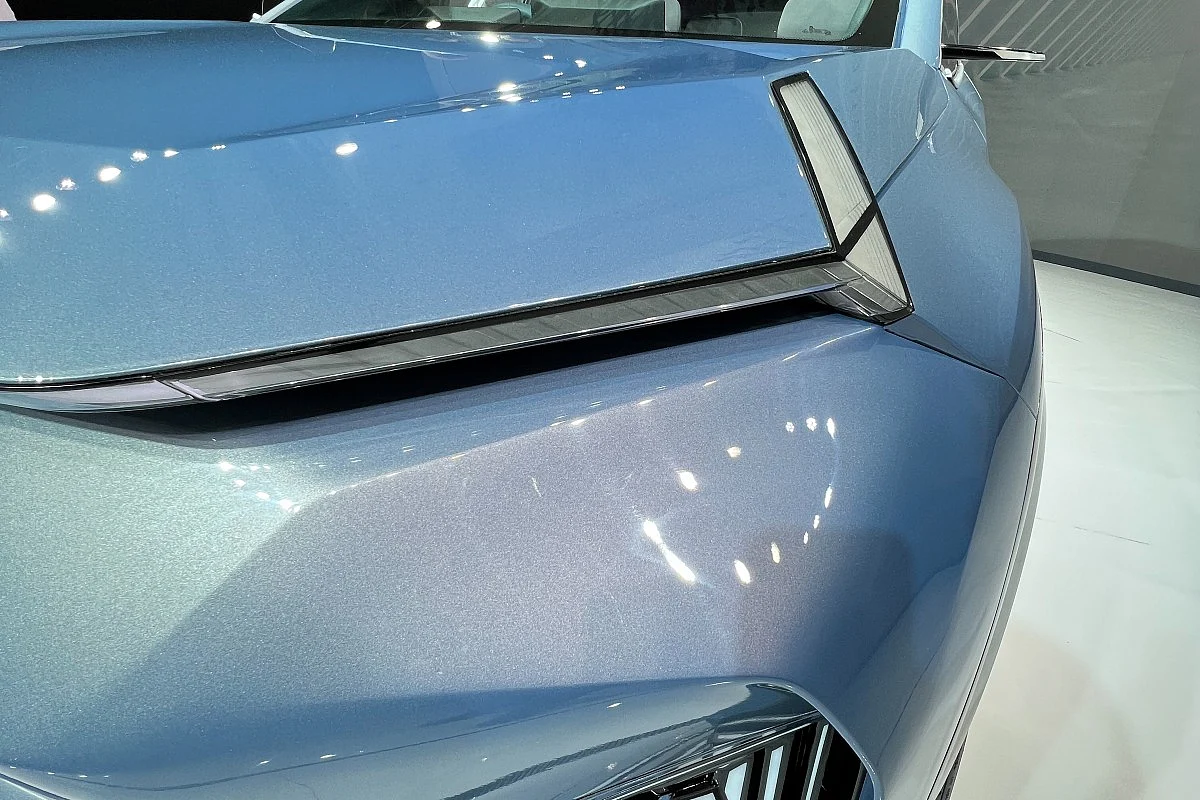 Sleek LED turn indicators