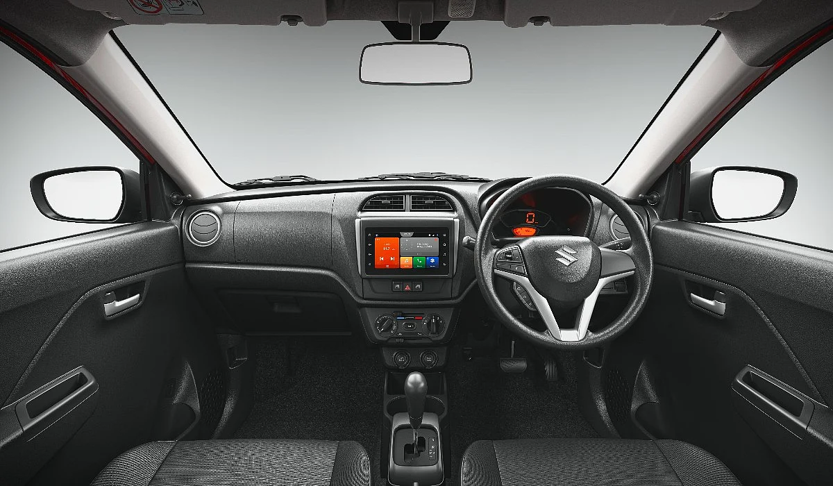 It gets a 7-inch inoftainment touchscreen
