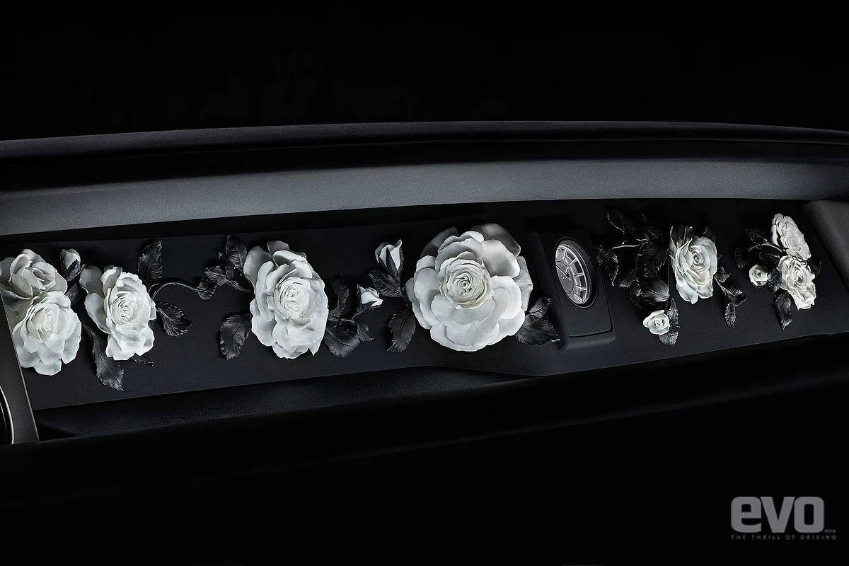 The dash can now be commissioned with an artwork of the buyer’s choice