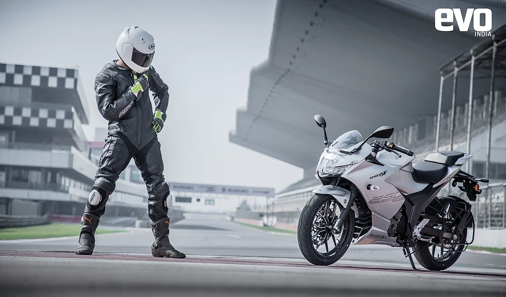 It was super fun riding Suzuki’s first quarter-litre offering for the Indian market, the Gixxer SF 250 at the Buddh International Circuit. Will you just look at that?