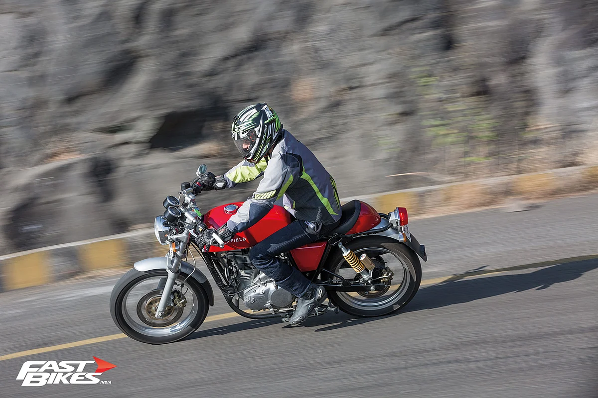 That twin cradle frame is a nod to the old Norton featherbed chassis
