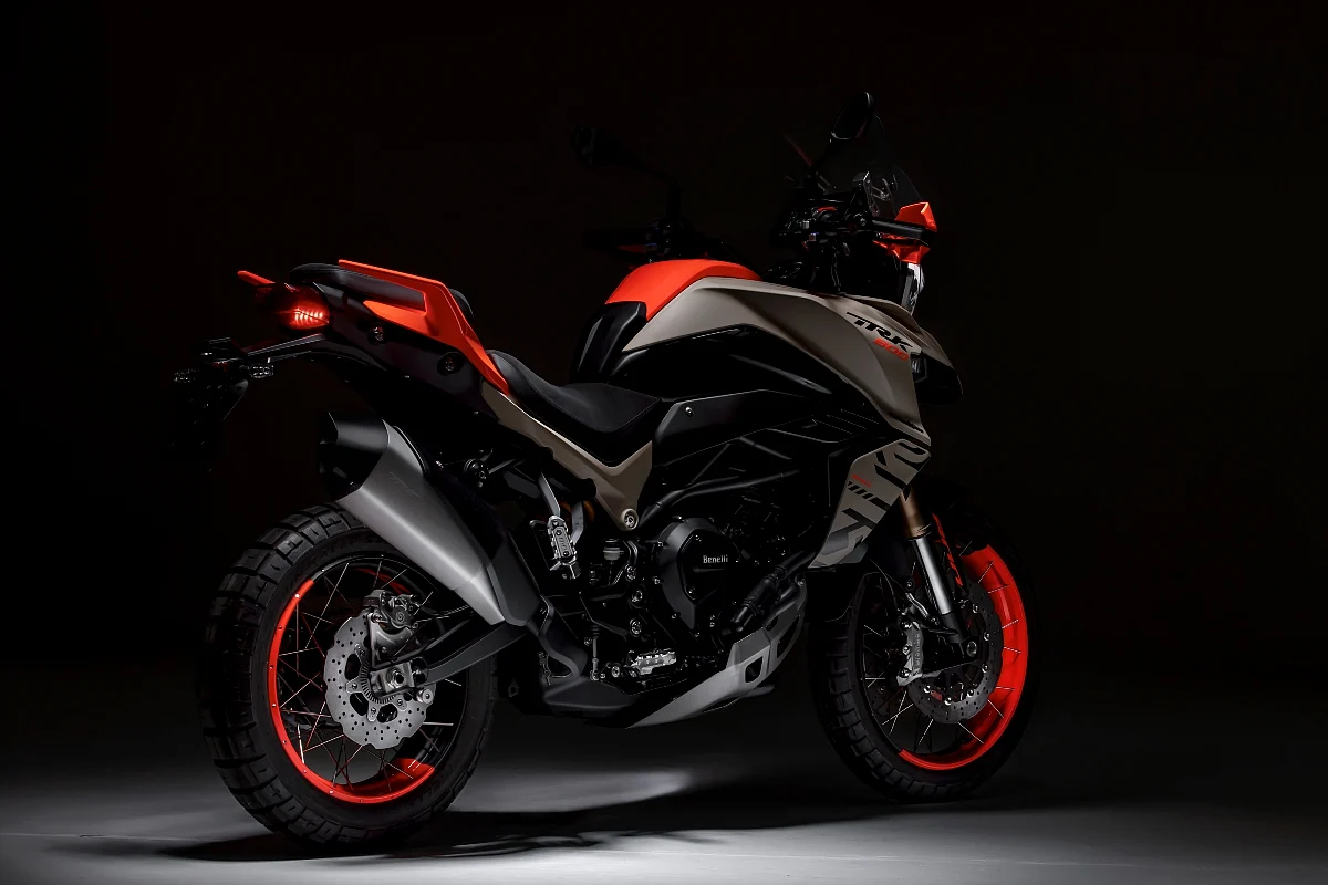 This engine churns out a maximum of 75bhp at 8500rpm, and a 67Nm of torque at 6500rpm.