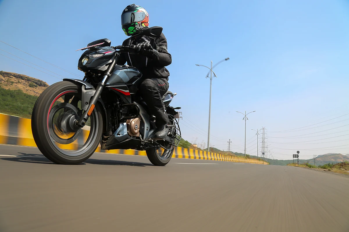The Bajaj Pulsar N250 is a simpler bike, but that’s by choice, that’s the theme here
