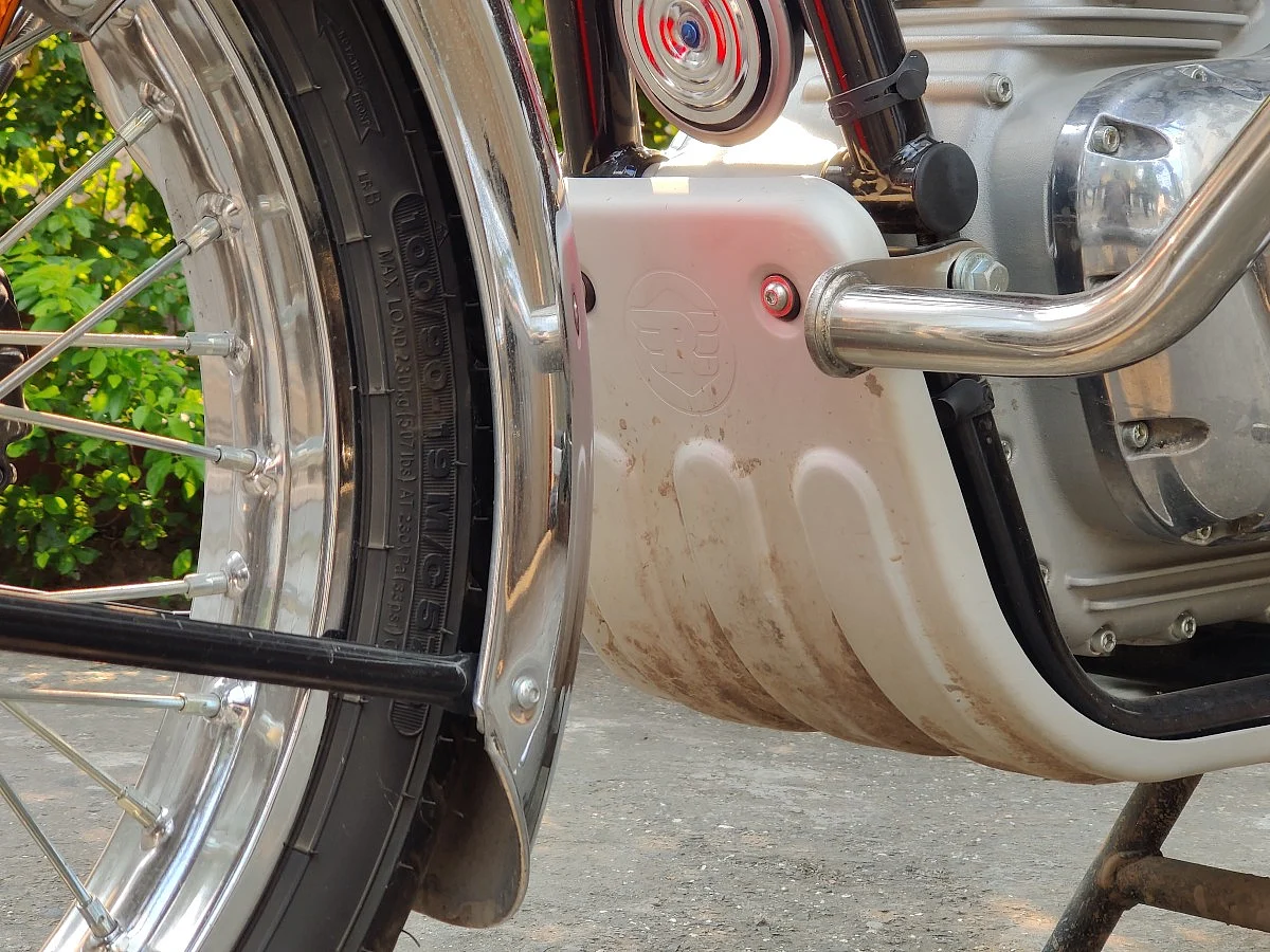 Not only does the sump guard look aesthetically pleasing, it also protects the underbody of your Classic from debris and stones