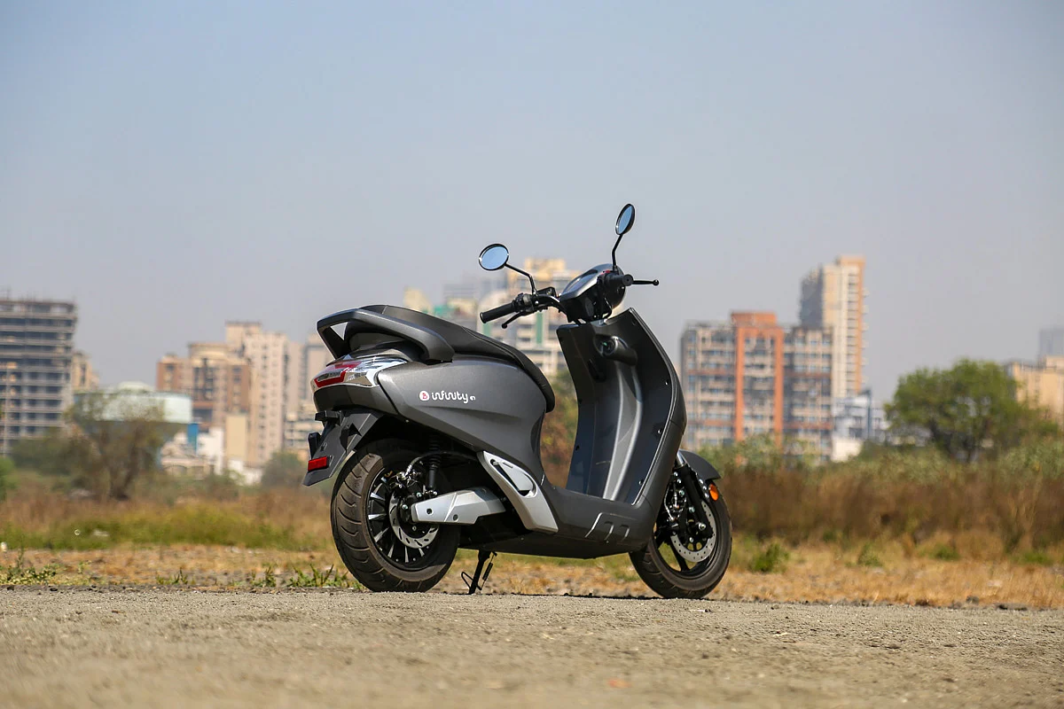 <div class="paragraphs"><p>The rear end of the electric scooter looks modern</p></div>