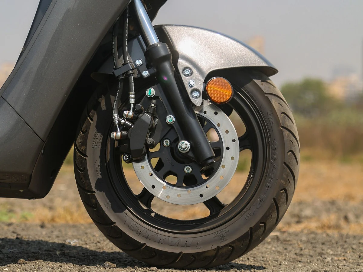 <div class="paragraphs"><p>The brakes have way too much bite</p></div>