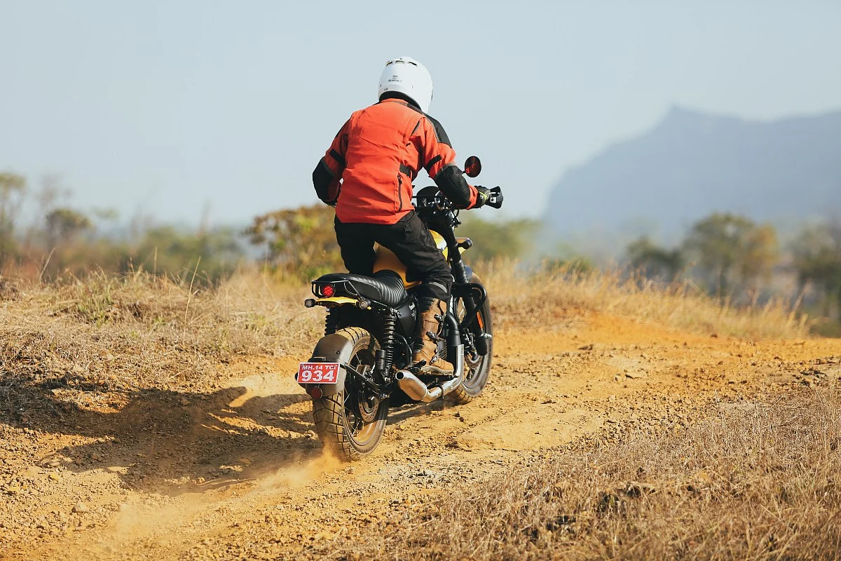 <div class="paragraphs"><p>The size advantage means you can have fun with it off the road as well</p></div>