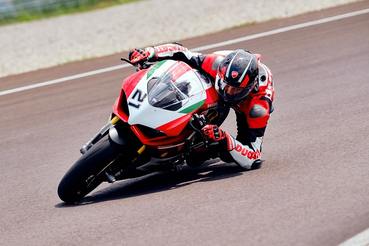 <div class="paragraphs"><p>Except for the suspension setup, the rest of the motorcycle remains identical to the standard Panigale V2</p></div>