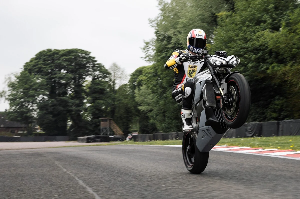 Popping wheelies on an electric motorcycle might just become a common sight soon!