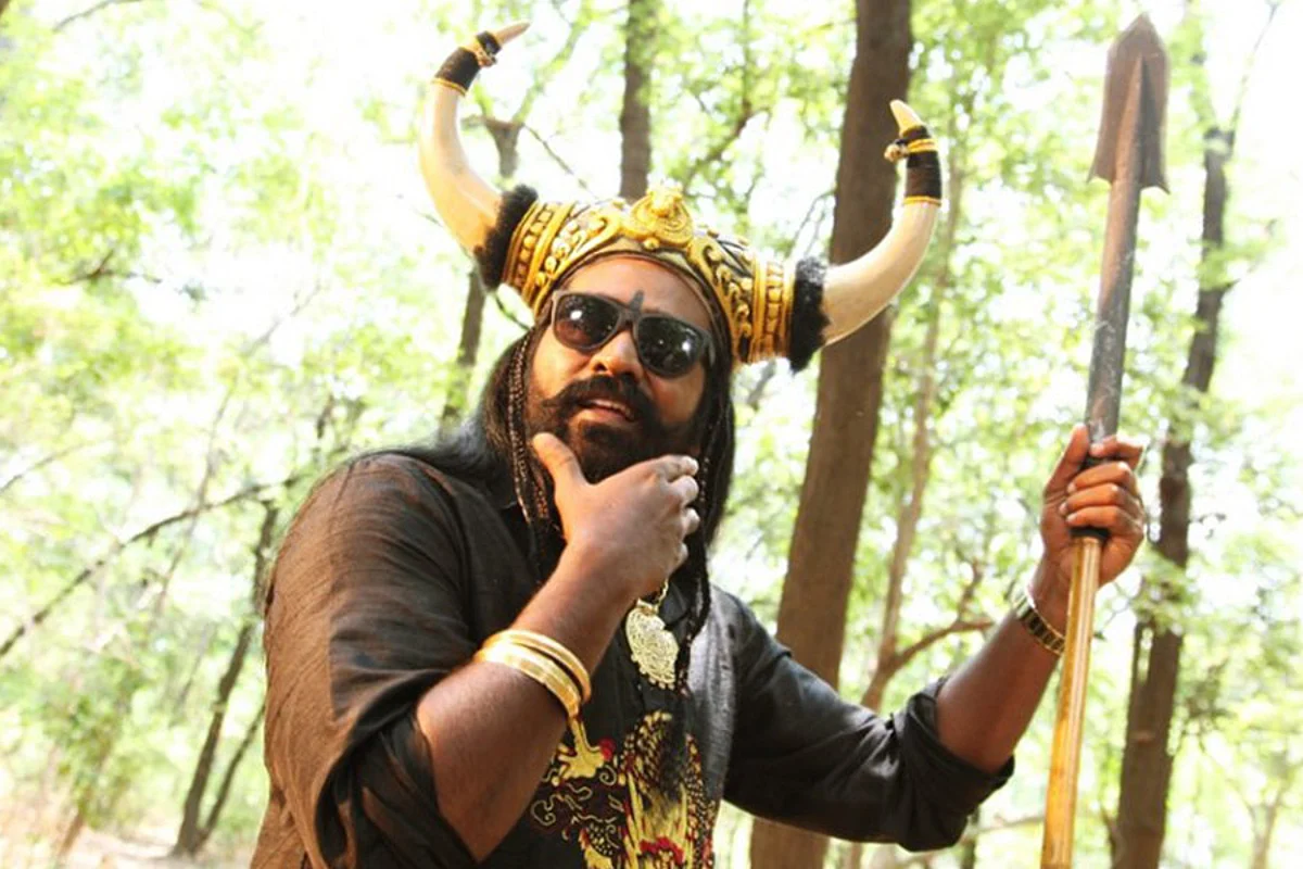 Oru Nalla Naal Paathu Solren Movie Review