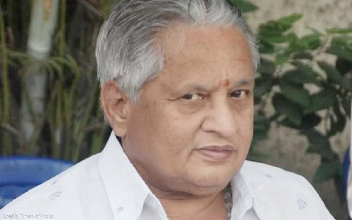 A Tribute To Visu, Known For His Middle-Class Melodramas Like Samsaram Adhu Minsaram