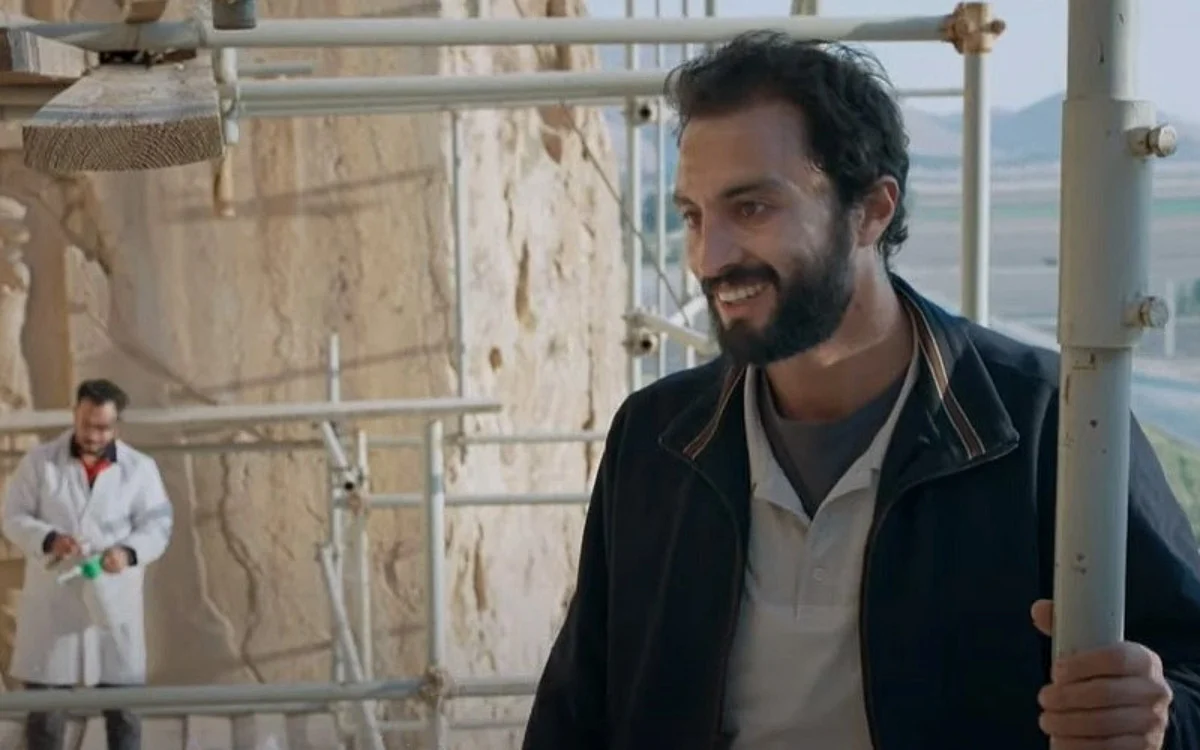 A Hero Is A Gripping Study Of Altruism In The Age Of The Social Media Star