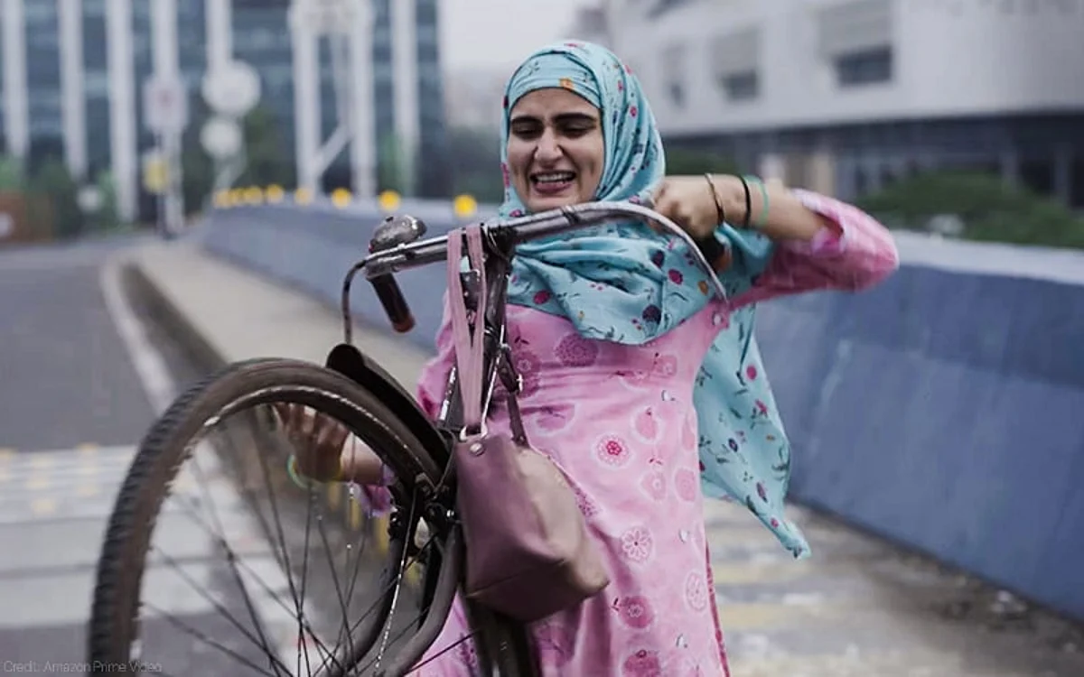 “Maine Flyover Cross Kar Liya”: Self And The City in Raat Rani
