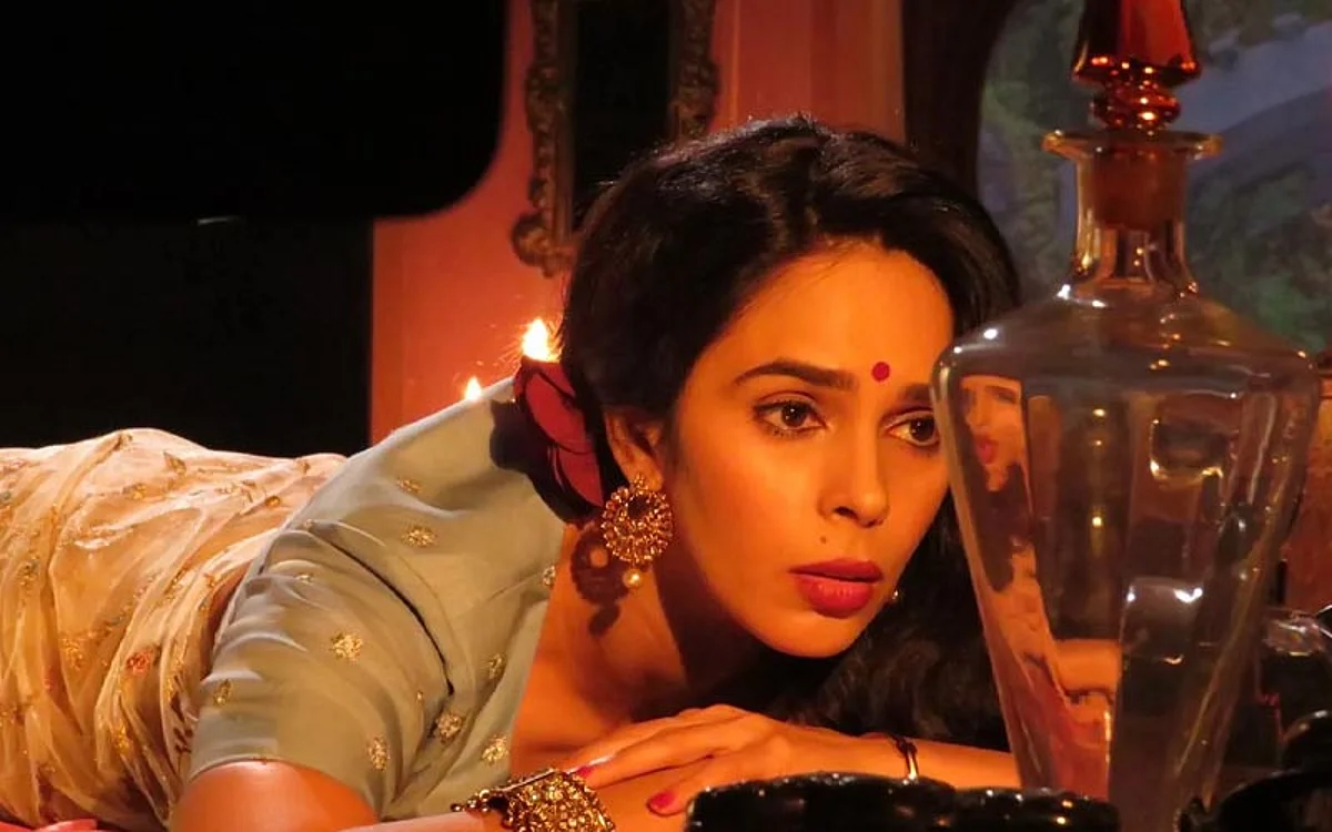 RK/RKay Is a Mystery Drama with Astutely Limpid Answers