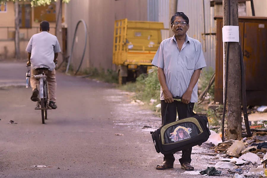 Kurangu Bommai Movie Review