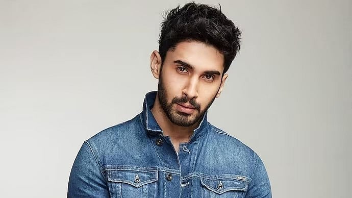 Karan Johar And Guneet Monga To Launch Actor Lakshya In KILL