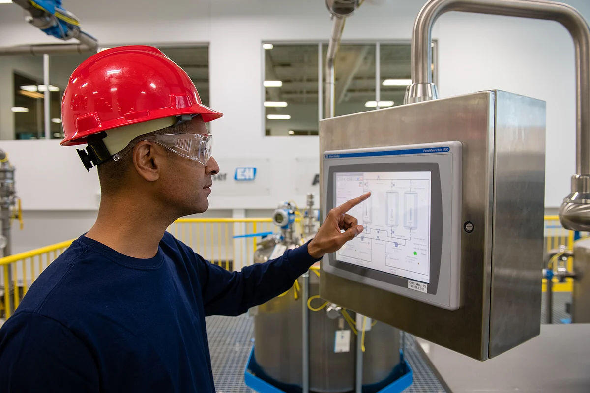 Rockwell unleashes new possibilities with LifecycleIQ services