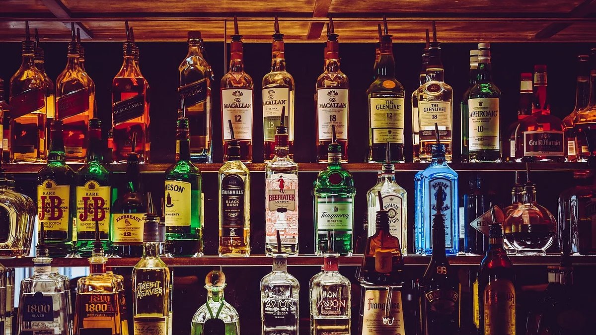 The number of counterfeiting incidents in India increased by 20% year to year. The top 5 sectors affected the most are alcohol, tobacco, FMCG packaged goods, currency, and pharmaceuticals.