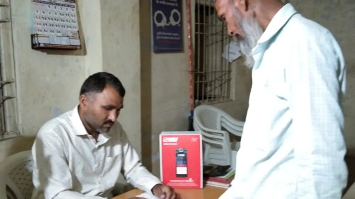 Amul Micro ATM payment at doorsteps for dairy farmers