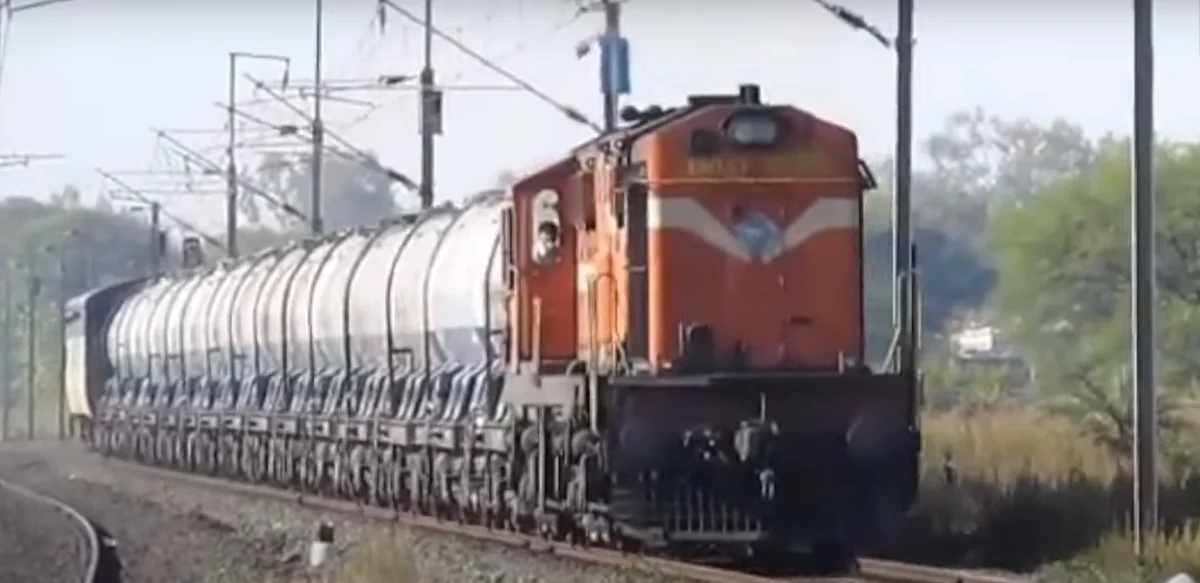 Doodh Duronto trains transport over 10 crore liters of milk so far from AP to Delhi