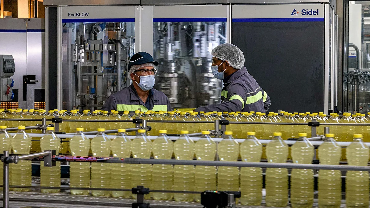 Sidel & Serac install three Combis for edible oil in the bottling facility of Lesieur