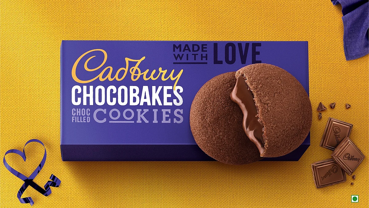 Cadbury Chocobakes Choc-Filled Cookies celebrates World Cookie Day with Cookie-Clipse!
